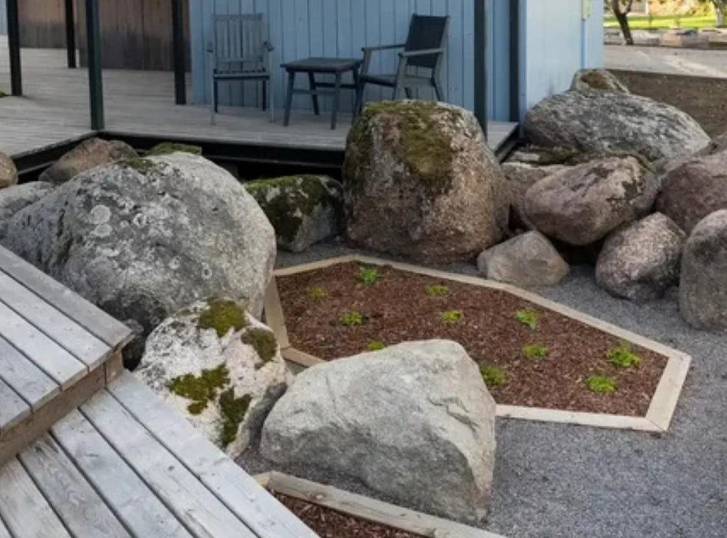 Texas moss Boulders